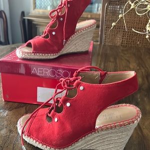 Red suede espadrilles with 3 inch herl